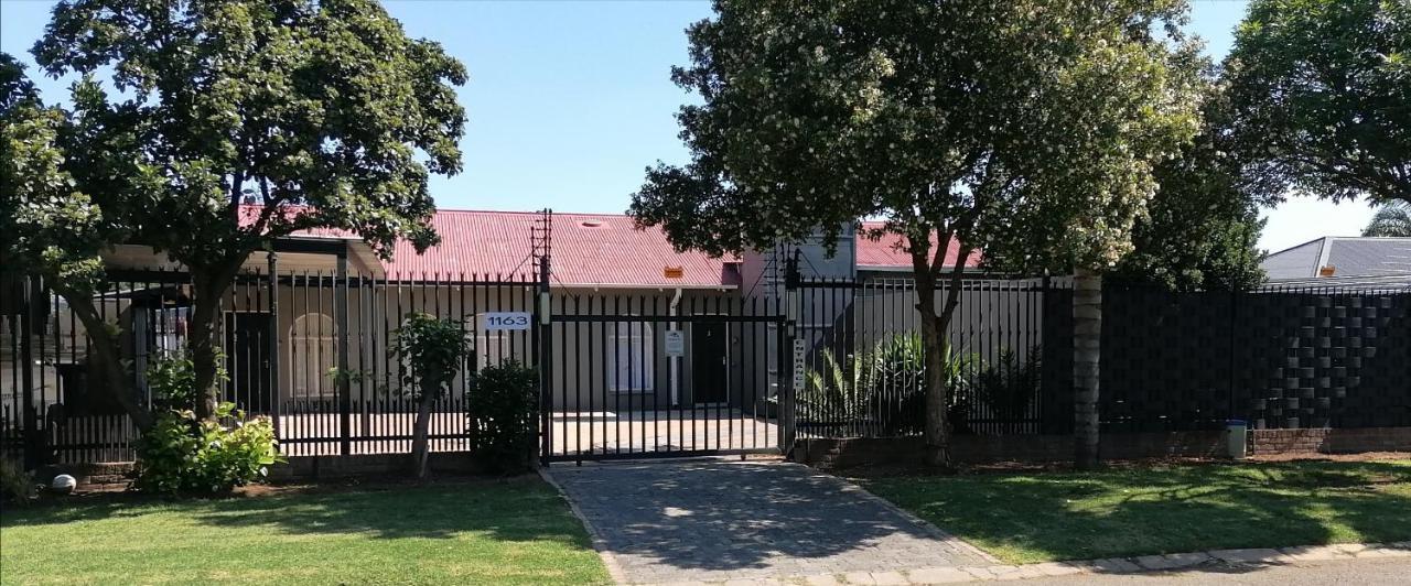 Meadowbrook Guesthouse Pretoria-Noord Dış mekan fotoğraf